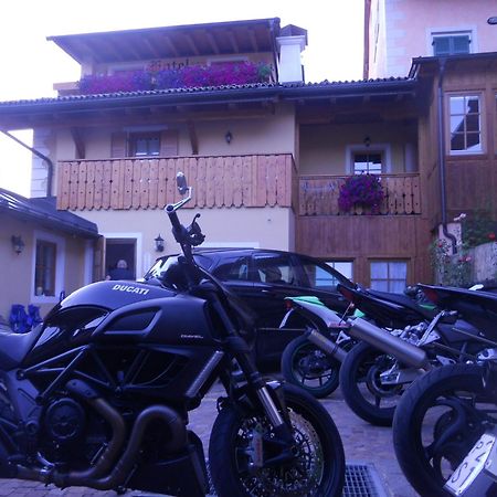 Hotel Garni Salvanel Cavalese Exterior photo