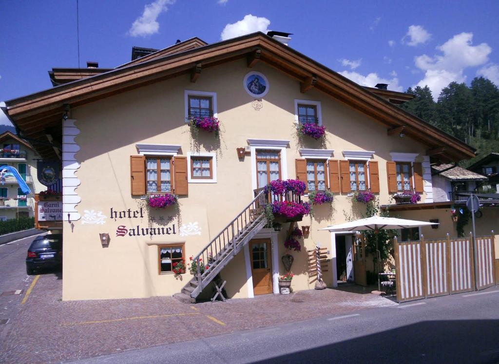 Hotel Garni Salvanel Cavalese Exterior photo